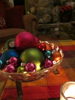 Cranberry Centerpiece with Floating Candle